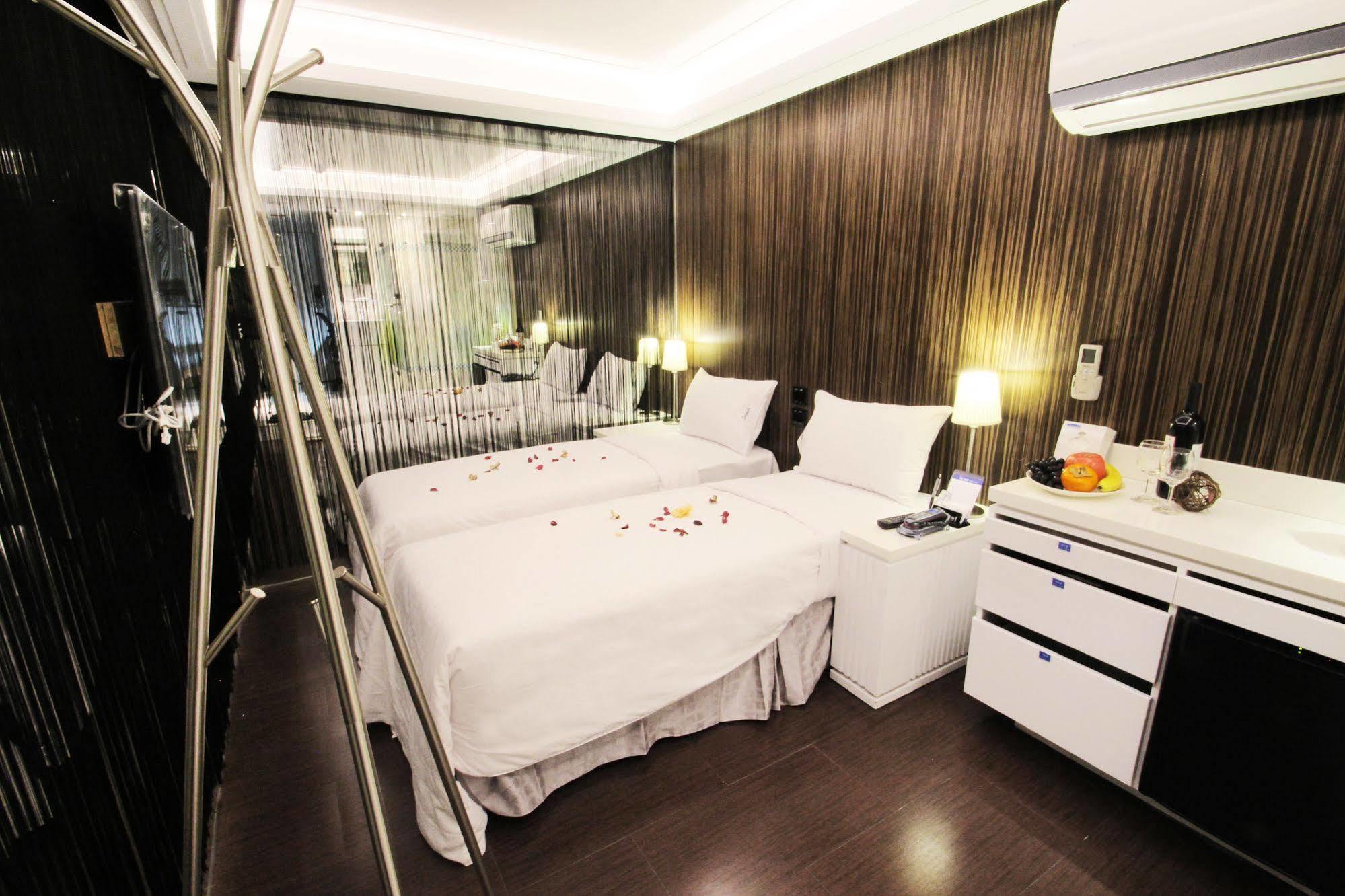 ไอ โฮเต็ล Hotel เถาหยวน ภายนอก รูปภาพ